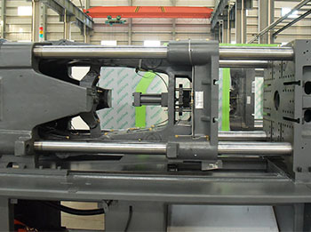 高速注塑机(200吨 - 800吨)